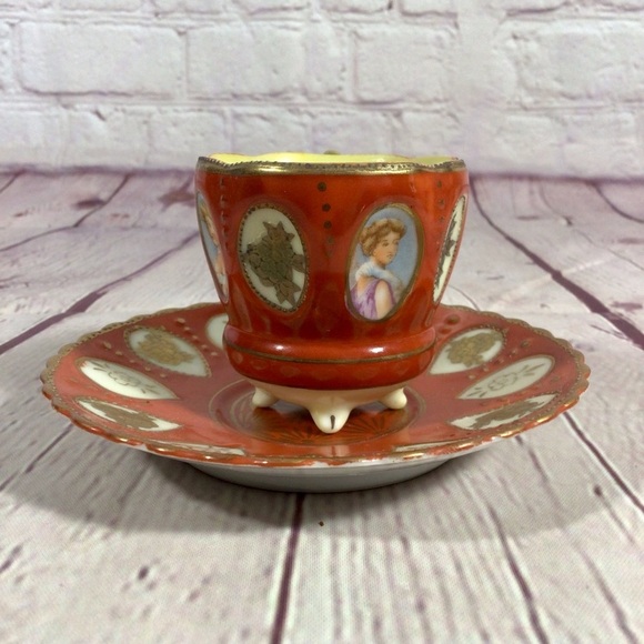 Vintage 1950’s Hand Painted Paneled Portrait Cup and Saucer Set Occupied Japan - Picture 2 of 10